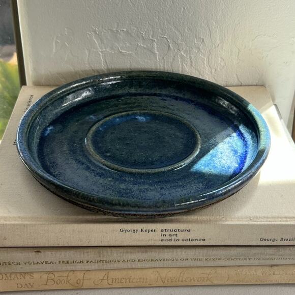 Art Studio Pottery Hand Thrown Blue Pottery Plate Signed Dish Bowl Stoneware 9" - Picture 2 of 13
